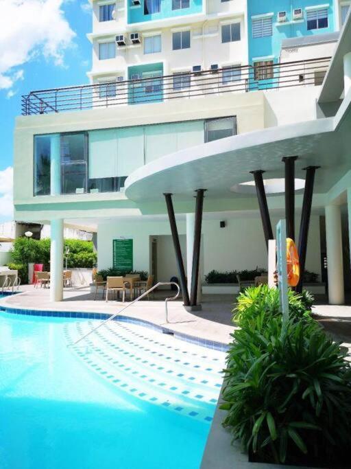 Spacious 2 Bedroom 42Sqm Condo Unit Iloilo City Exterior photo